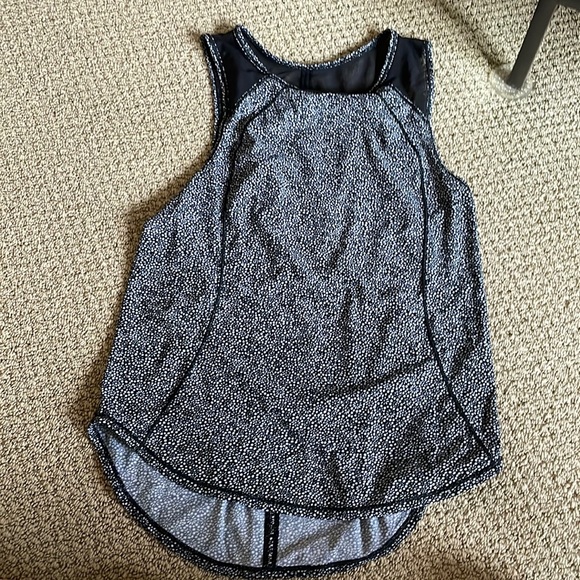 Black patterned Lululemon tank top - Picture 1 of 3